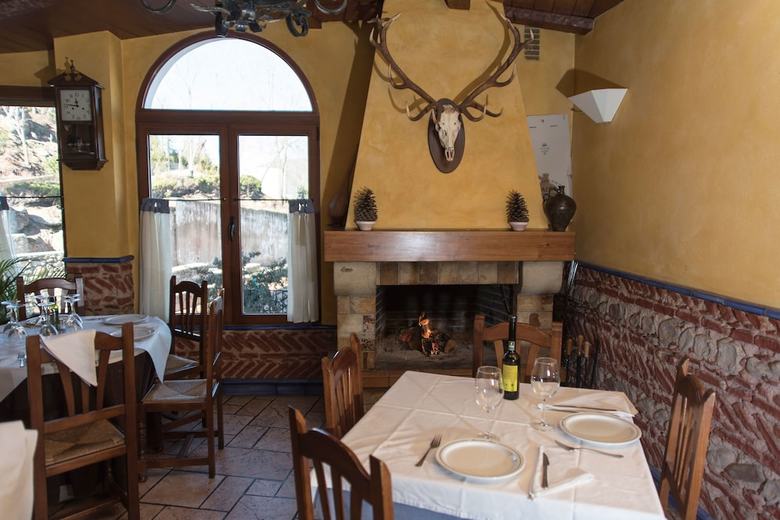 Pension Alojamiento Rural Y Restaurante  Raisa