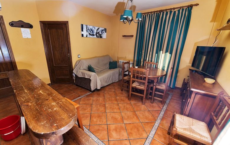 Pension Alojamiento Rural Y Restaurante  Raisa