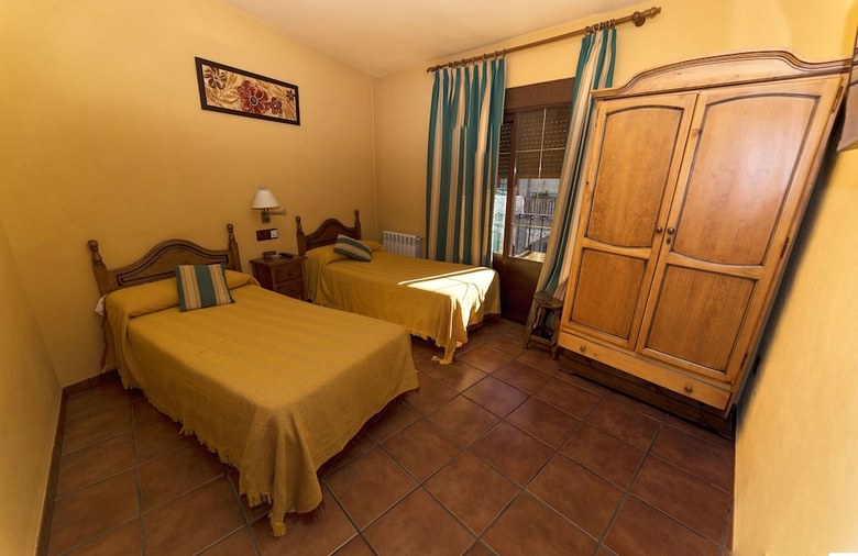 Pension Alojamiento Rural Y Restaurante  Raisa