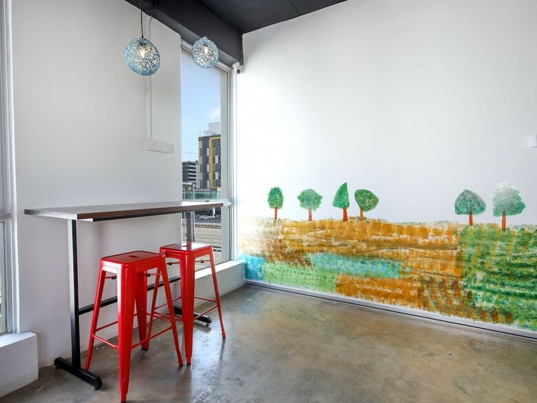 Hostal Spot On 89956 The Blue Malacca