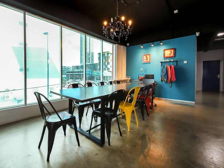Hostal Spot On 89956 The Blue Malacca