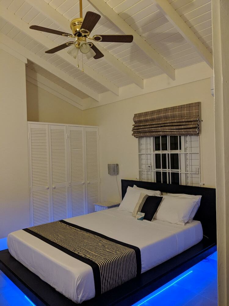 Zade's Vacation Home With Spa Pool & Bbq