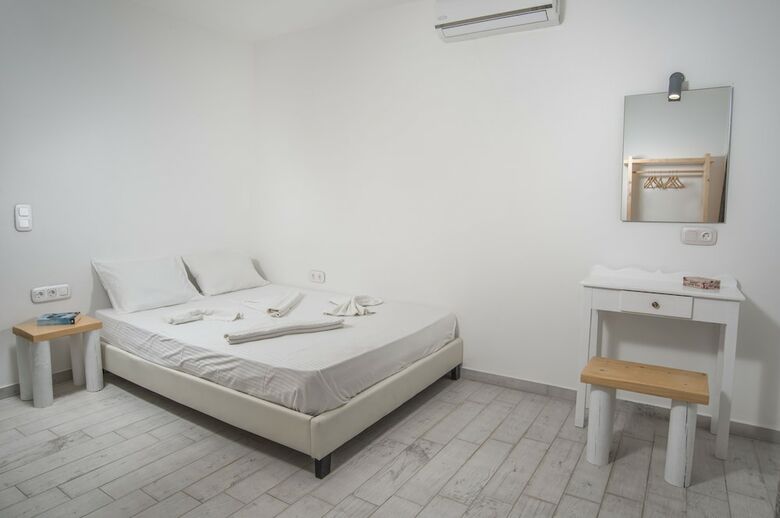 Apartamentos Studios Marianna - Near Plaka Beach