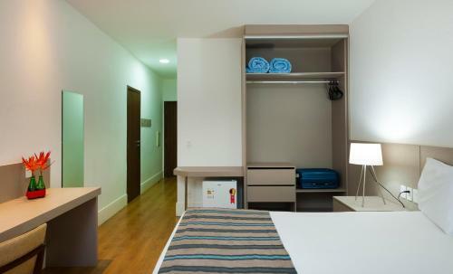 Flamboyant Hotel & Convention