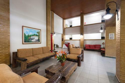Flamboyant Hotel & Convention