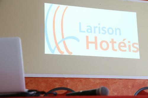 Larison Hot�is
