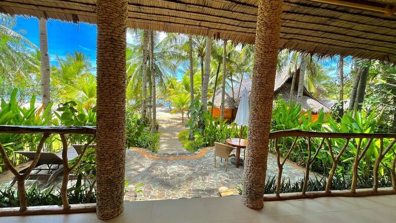 Hotel Coco Grove Beach Resort