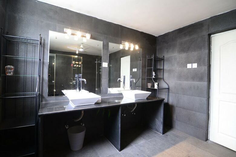Tripthrill Costa Del Sol 5bhk Villa