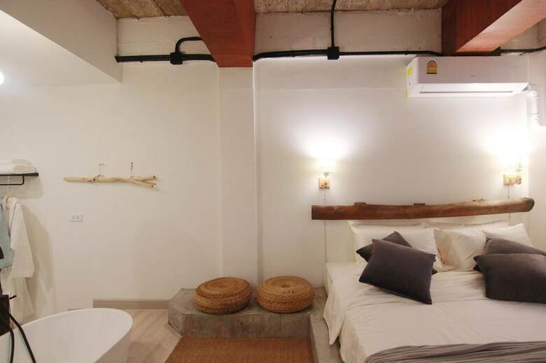 Yolo Bangkok Hotel