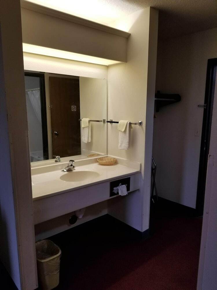 Hotel Bilmar Inn & Suites Dell Rapids