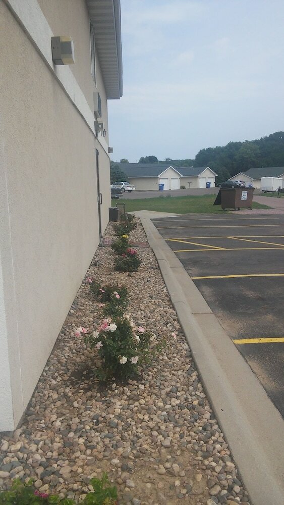 Hotel Bilmar Inn & Suites Dell Rapids