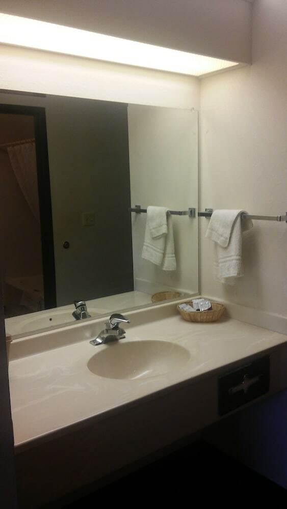 Hotel Bilmar Inn & Suites Dell Rapids