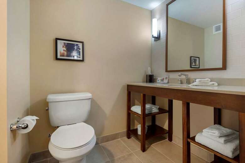 Hotel Comfort Inn & Suites