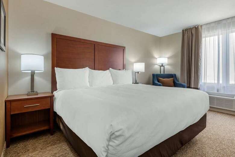 Hotel Comfort Inn & Suites