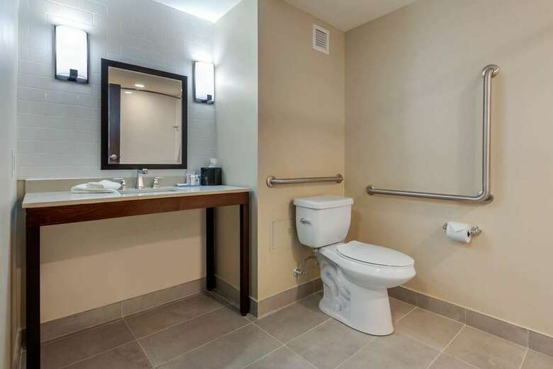 Hotel Comfort Inn & Suites