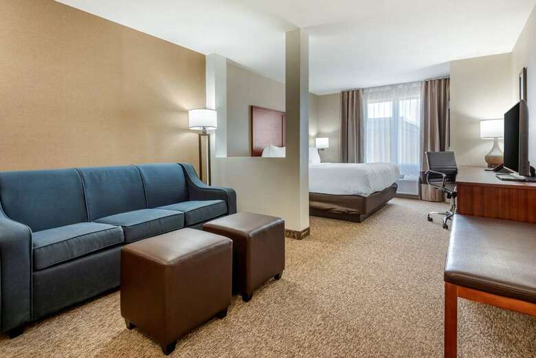 Hotel Comfort Inn & Suites
