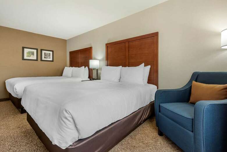 Hotel Comfort Inn & Suites