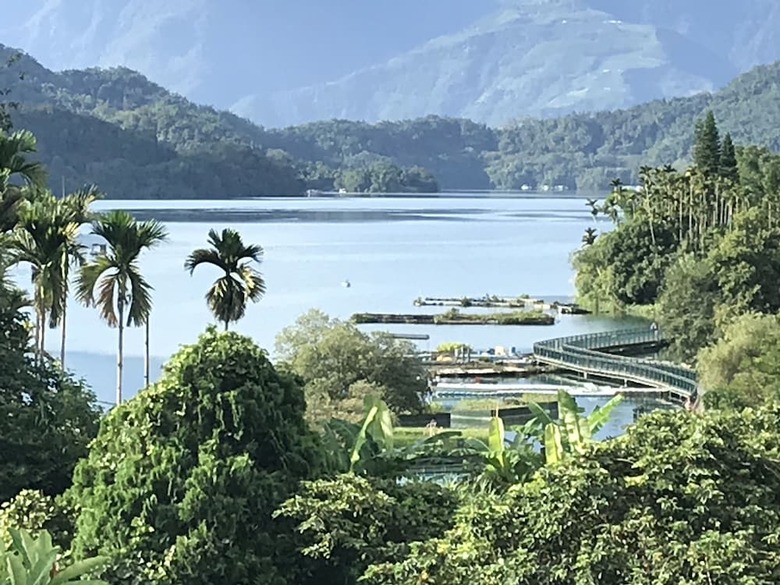 Hotel Sun Moon Lake B&B