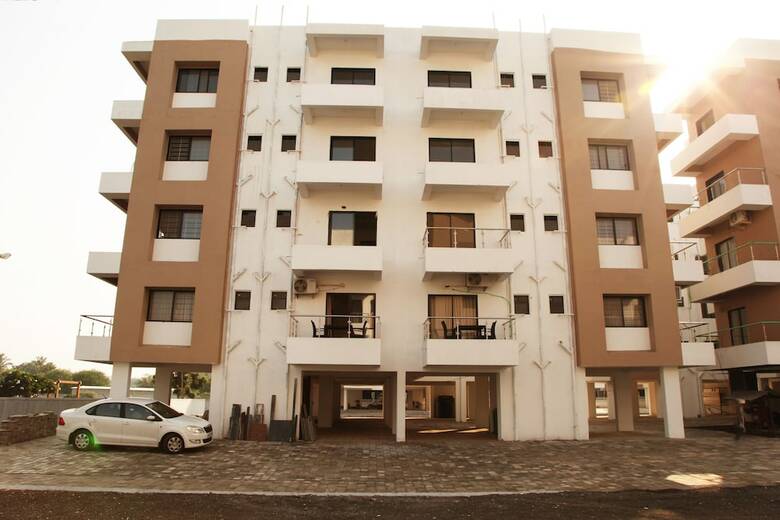 Saburi Service Apartments