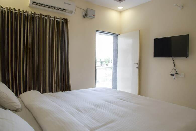 Saburi Service Apartments