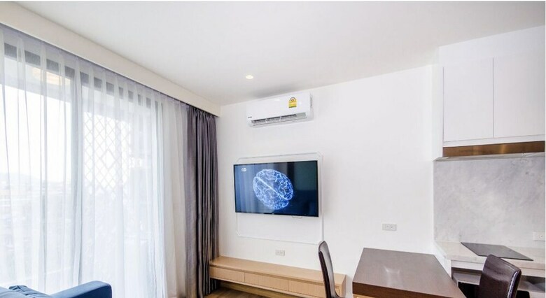 Stylish One Bedroom Apartment At Surin By Aristo