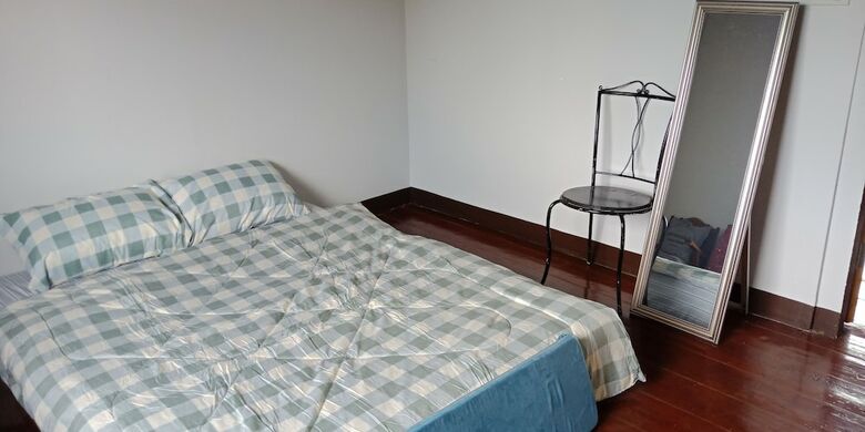Vintage Wooden House 177