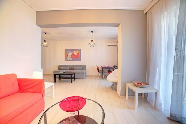 Beautiful Apartment In Glyfada Center