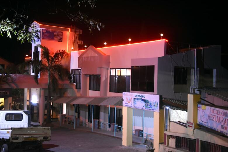 Hotel Mount Castle Resort