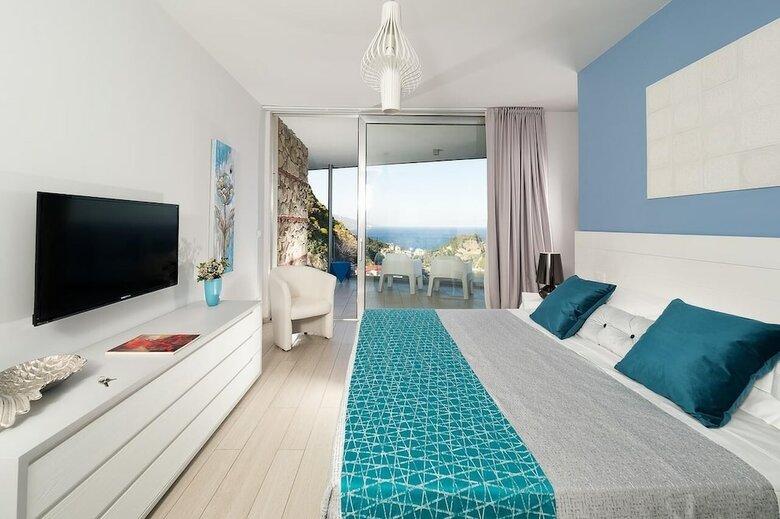 Residencia Isola Bella Infinity Suites