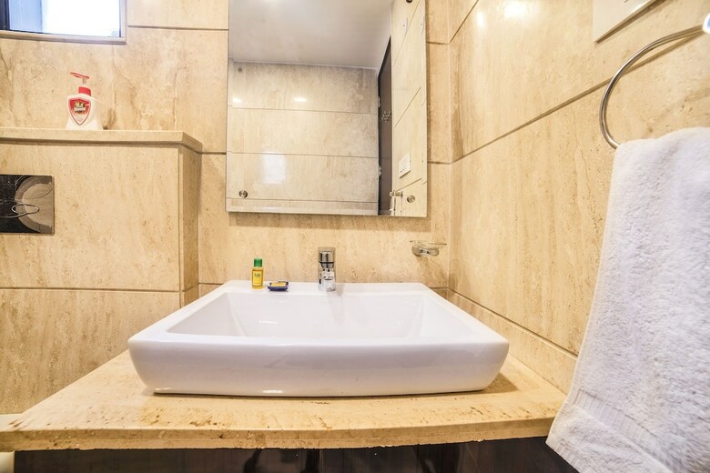 Fabhotel Galaxy Patel Nagar