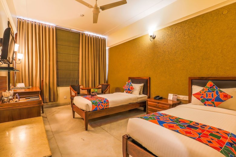 Fabhotel Sheronz Piccadily Chowk