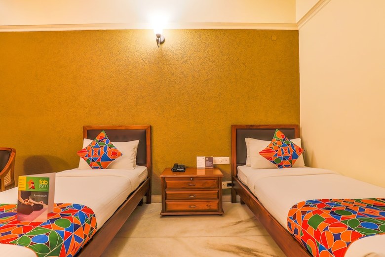 Fabhotel Sheronz Piccadily Chowk