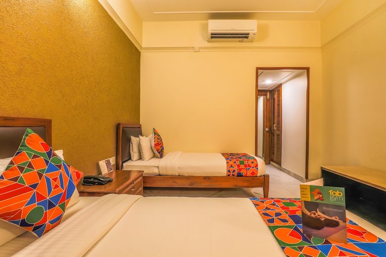 Fabhotel Sheronz Piccadily Chowk