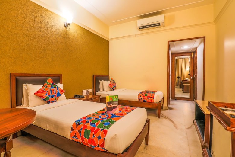 Fabhotel Sheronz Piccadily Chowk
