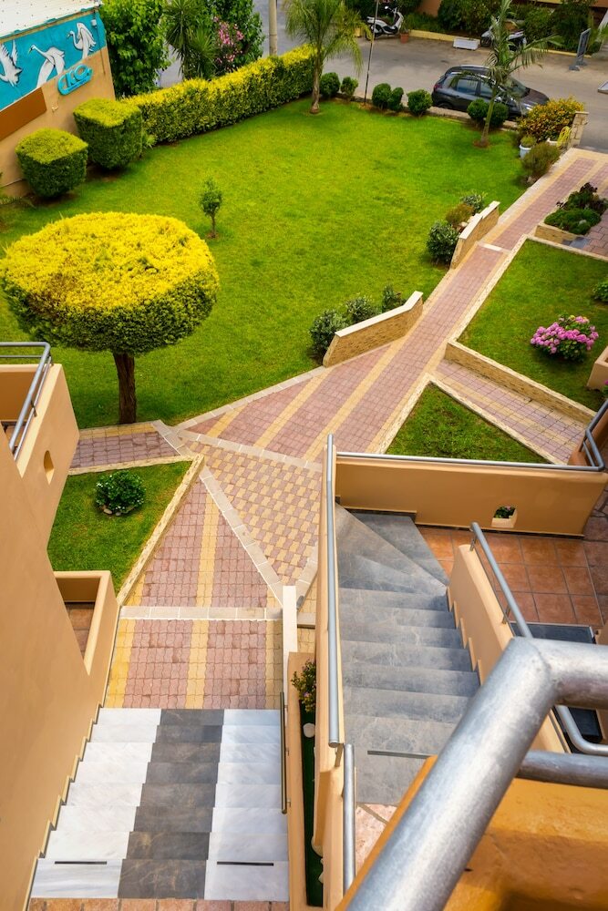 Aparthotel Eko Suites