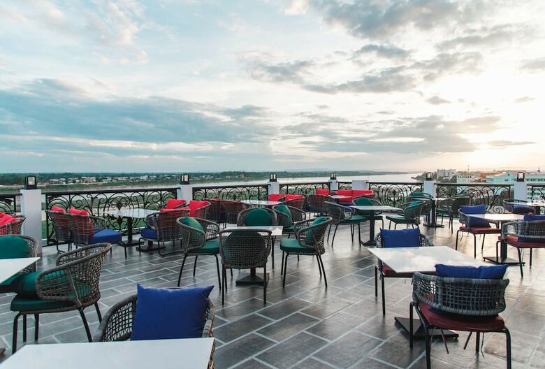 La Seine Hotel By Burasari