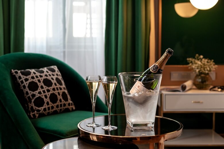 La Seine Hotel By Burasari