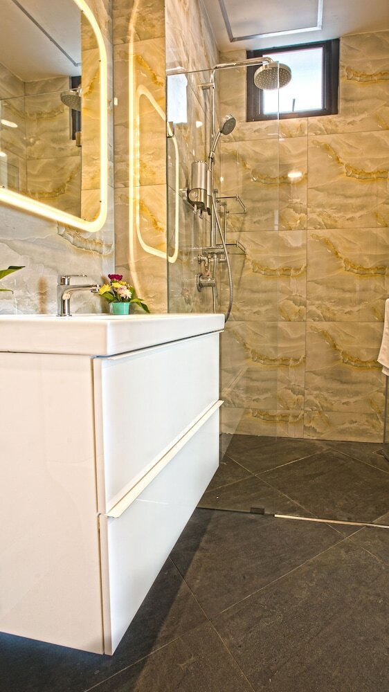 Hotel V One Pride - Sukhumvit 22 Bangkok