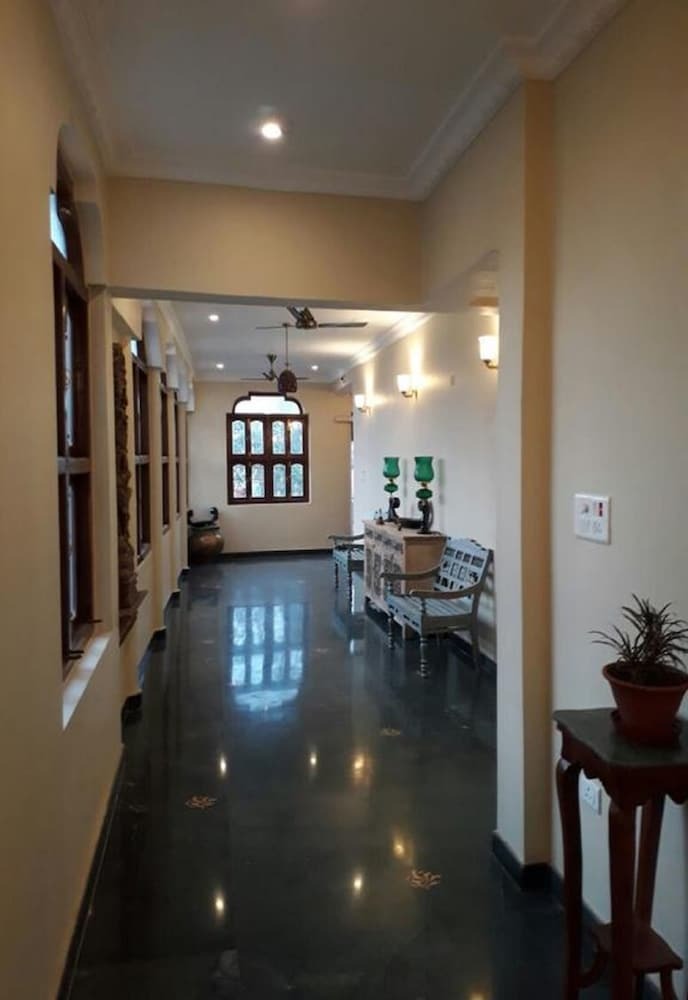 Hotel Vijaigarh Kothi