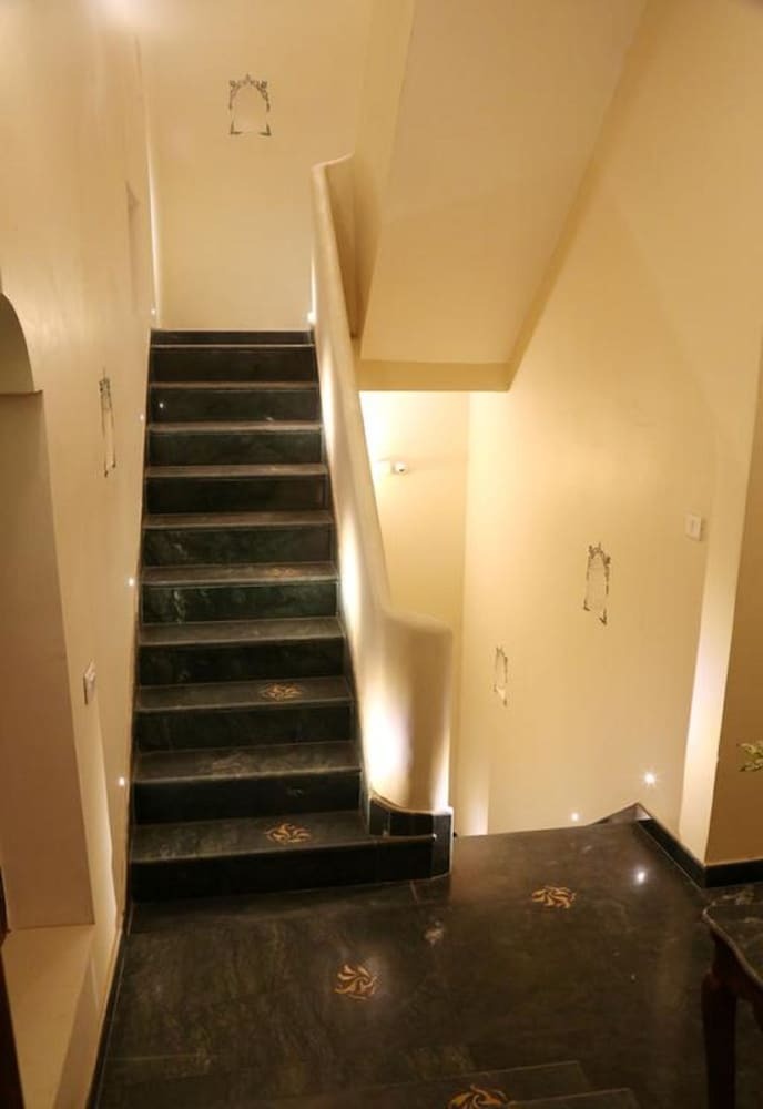 Hotel Vijaigarh Kothi