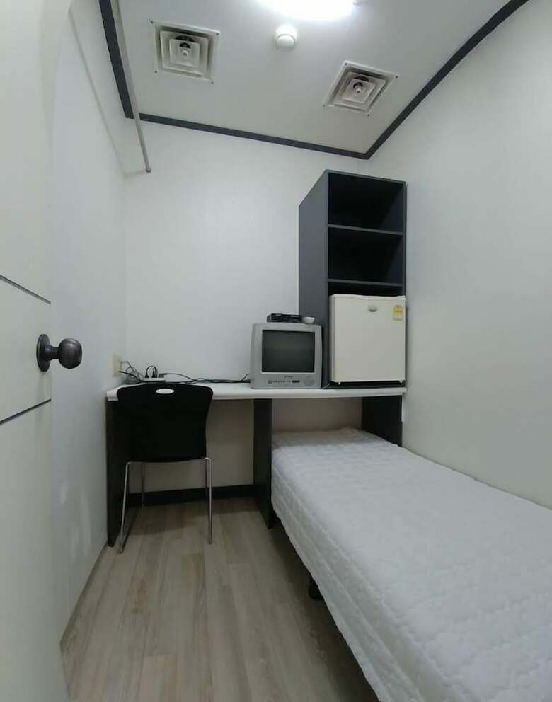 Hotel Bestel - Caters To Women