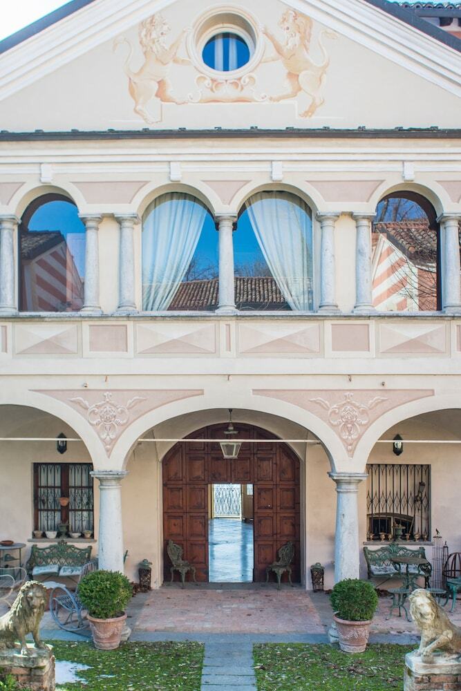 Bed & Breakfast Casa Dei Leoni Carpeneto
