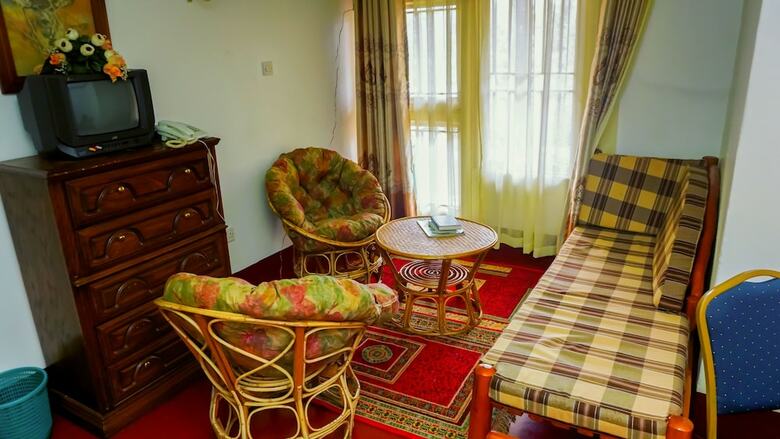 Hotel Bunyonyi Overland Resort