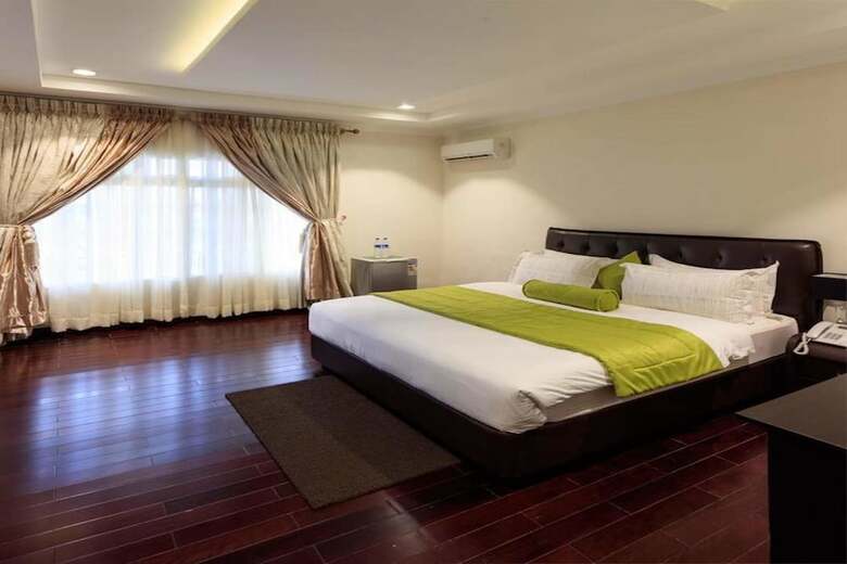 World Lilies Hotel & Events Place