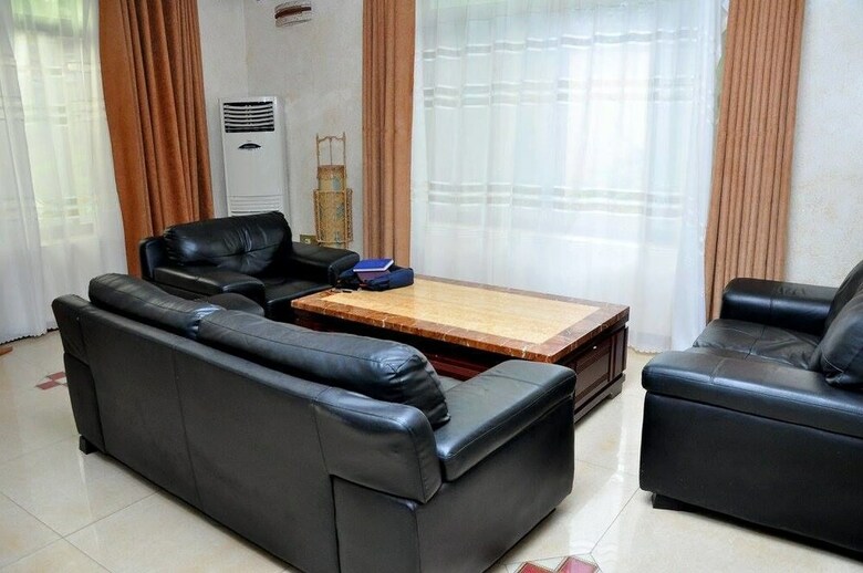 Ropani Hotel Kajjansi