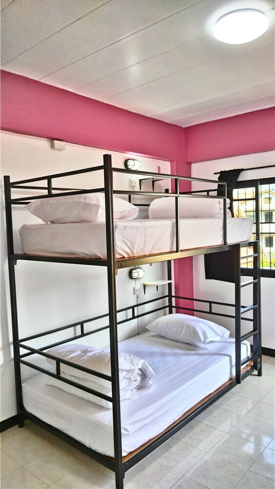 Hostal Bodega Chiang Mai Party Hostel - Adults Only