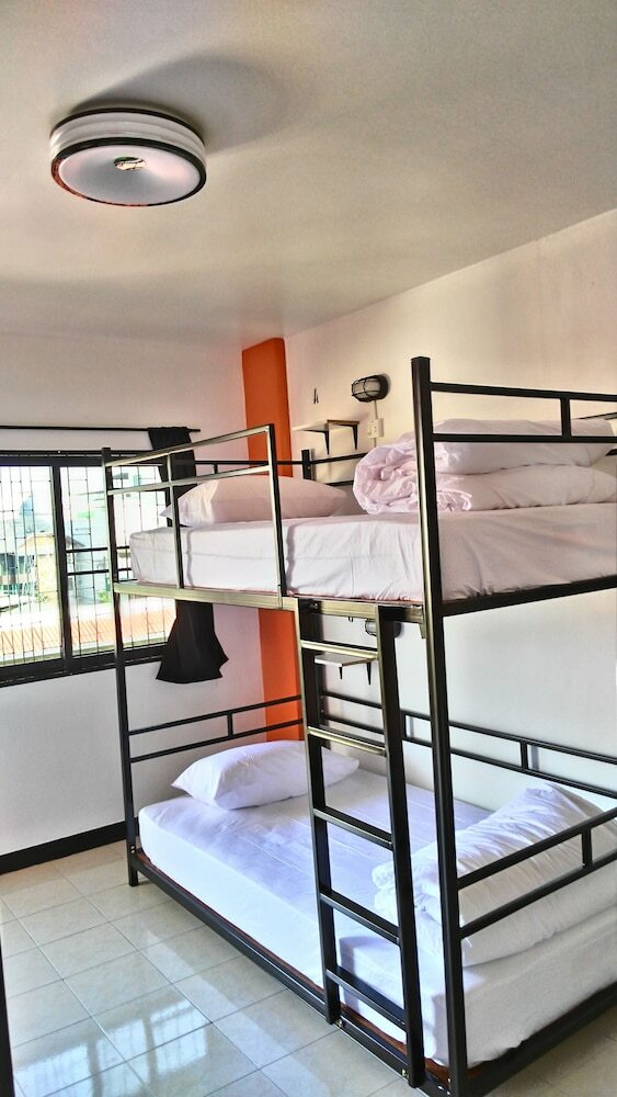 Hostal Bodega Chiang Mai Party Hostel - Adults Only