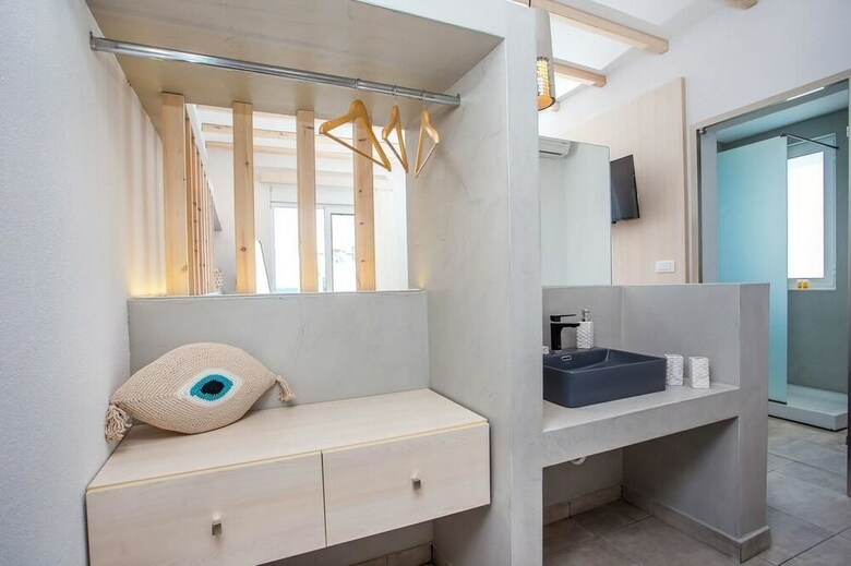 Aparthotel Alexander Studios & Suites - Adults Only