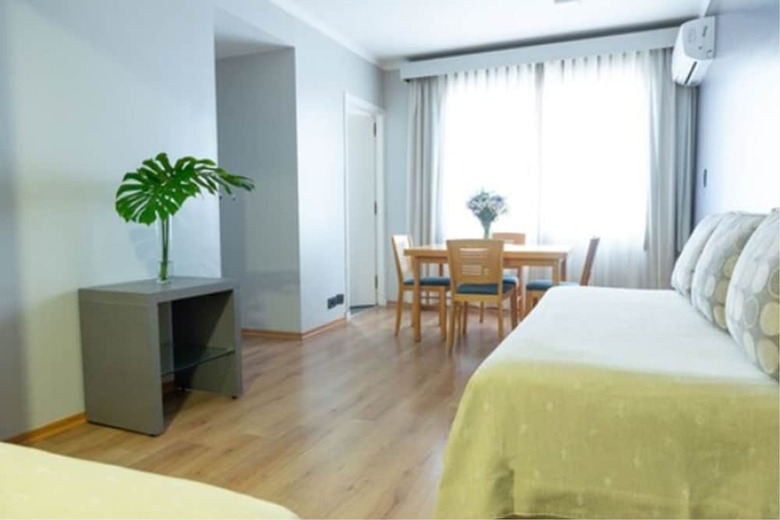 Aparthotel El Portal Suites