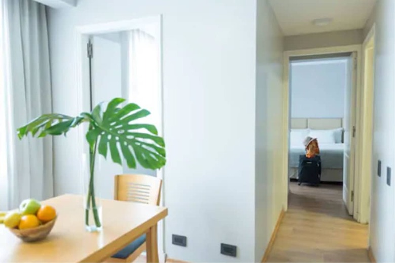 Aparthotel El Portal Suites